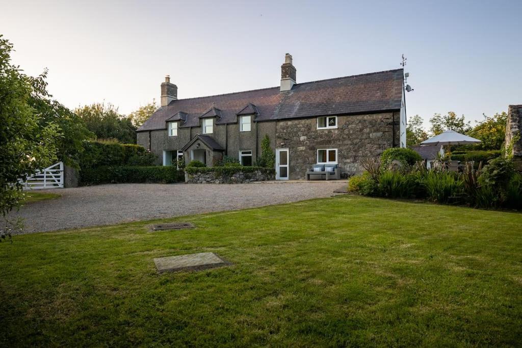 Plas Newydd With Swimming Pool, Fire Pit, And Log Fires Villa Rhiw Kültér fotó